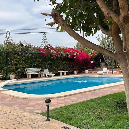 Villa Iluminada Con Chimenea, Barbacoa Y Piscina Cerca Playa