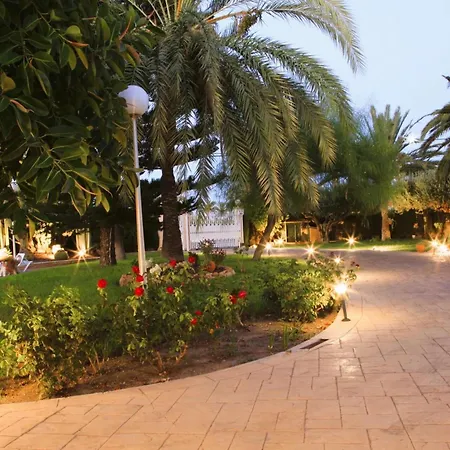 Villa Iluminada Con Chimenea, Barbacoa Y Piscina Cerca Playa *